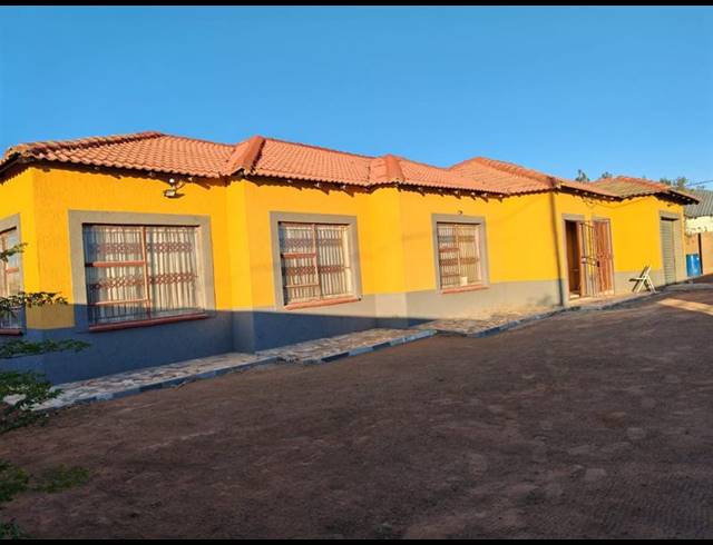 3 BEDROOM HOUSE FOR SALE IN MANKWENG